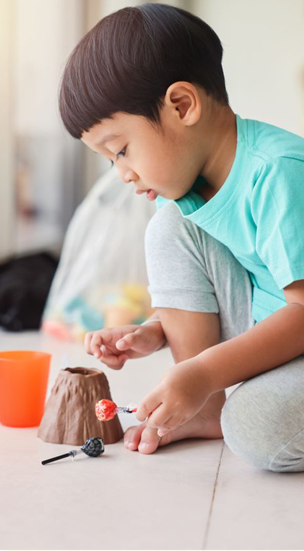 家長為孩子安排興趣才藝課程